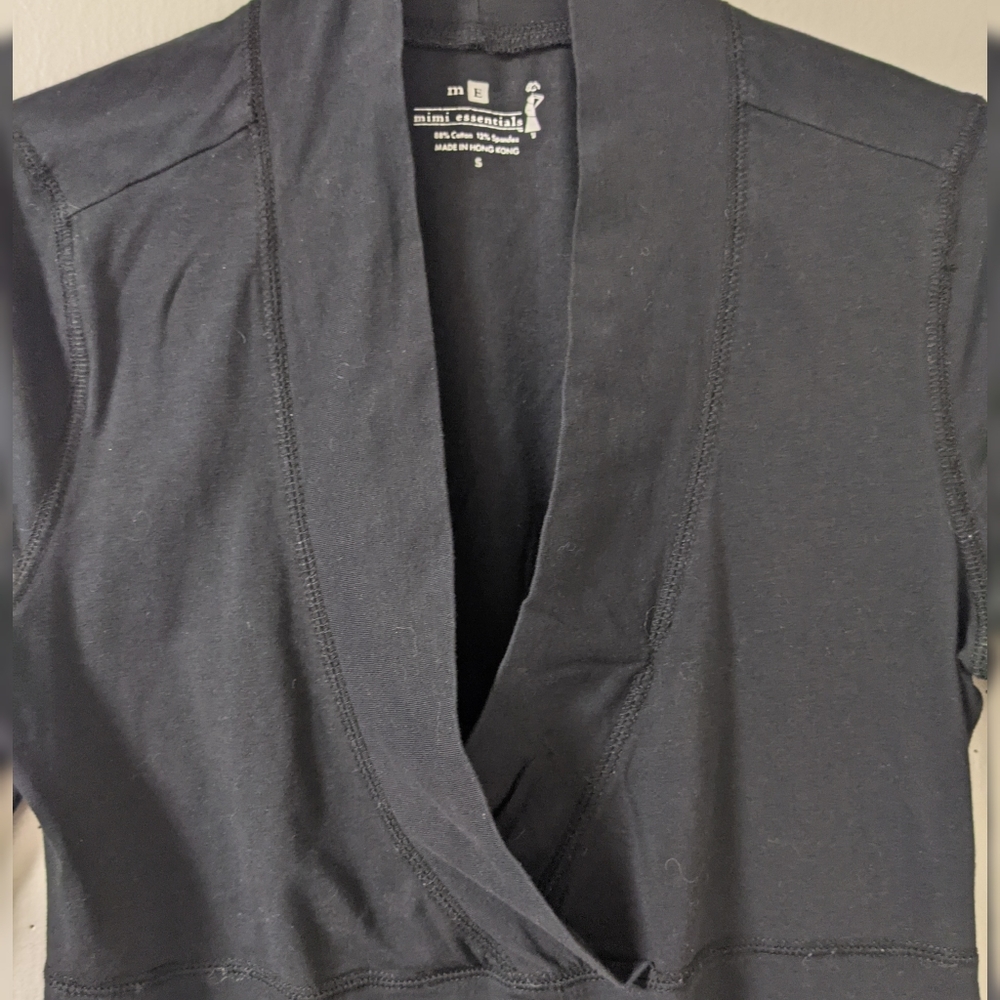 Mimi Essentials Bell Sleeve Deep V Maternity Top - Picture 4 of 6